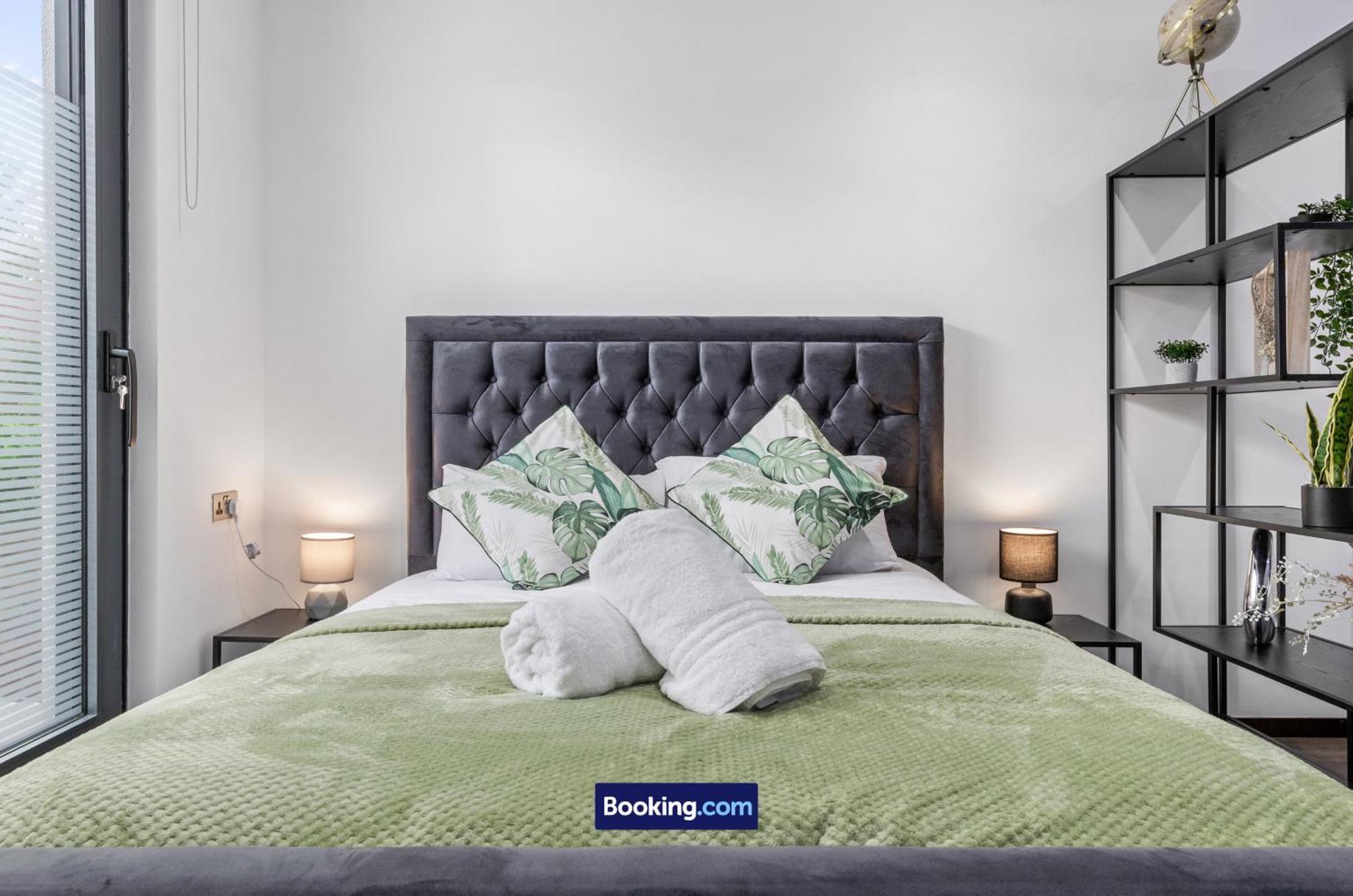 Stylish Studio Apt By Stay Smart Short Lets & Serviced Accommodation Woodstock With Free Wifi Λονδίνο Εξωτερικό φωτογραφία
