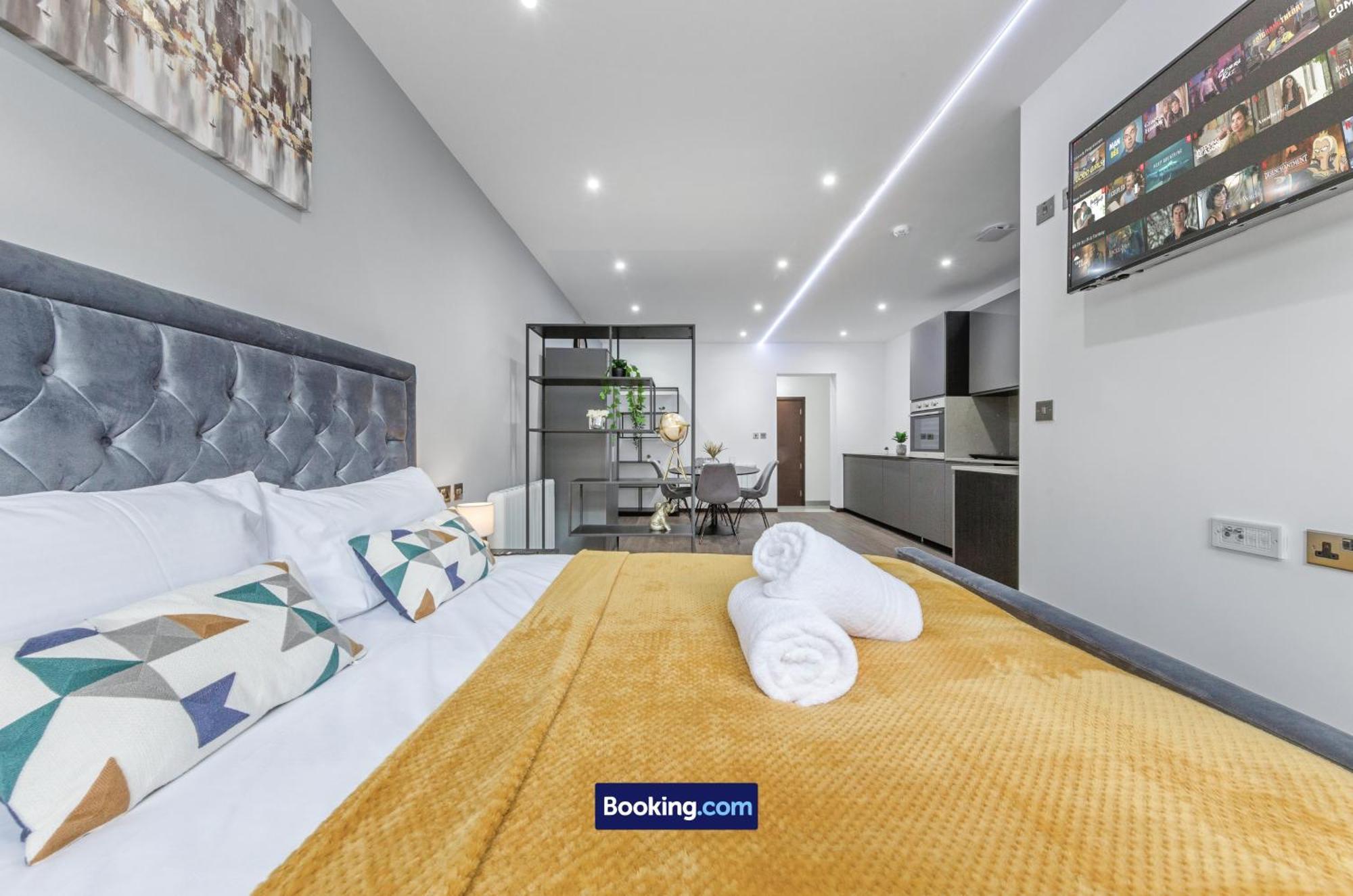 Stylish Studio Apt By Stay Smart Short Lets & Serviced Accommodation Woodstock With Free Wifi Λονδίνο Εξωτερικό φωτογραφία