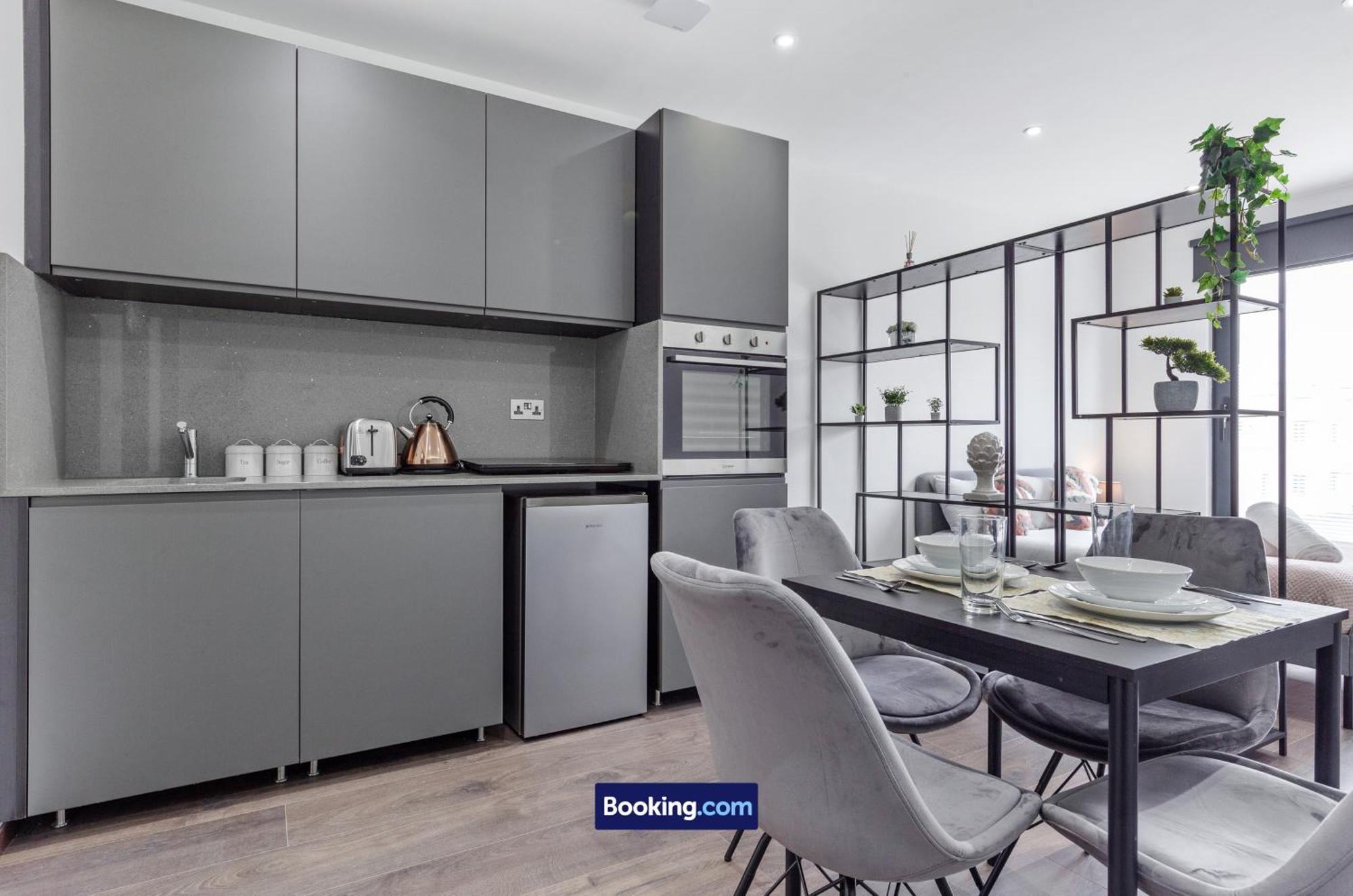 Stylish Studio Apt By Stay Smart Short Lets & Serviced Accommodation Woodstock With Free Wifi Λονδίνο Εξωτερικό φωτογραφία