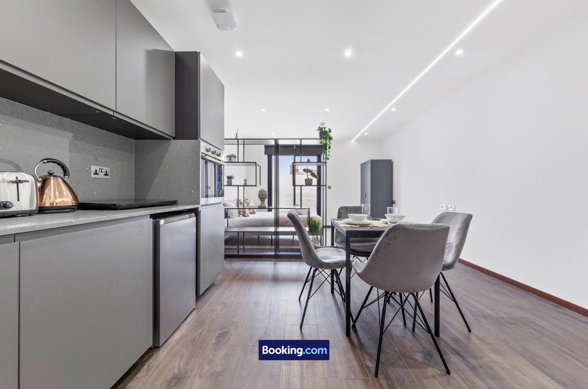 Stylish Studio Apt By Stay Smart Short Lets & Serviced Accommodation Woodstock With Free Wifi Λονδίνο Εξωτερικό φωτογραφία