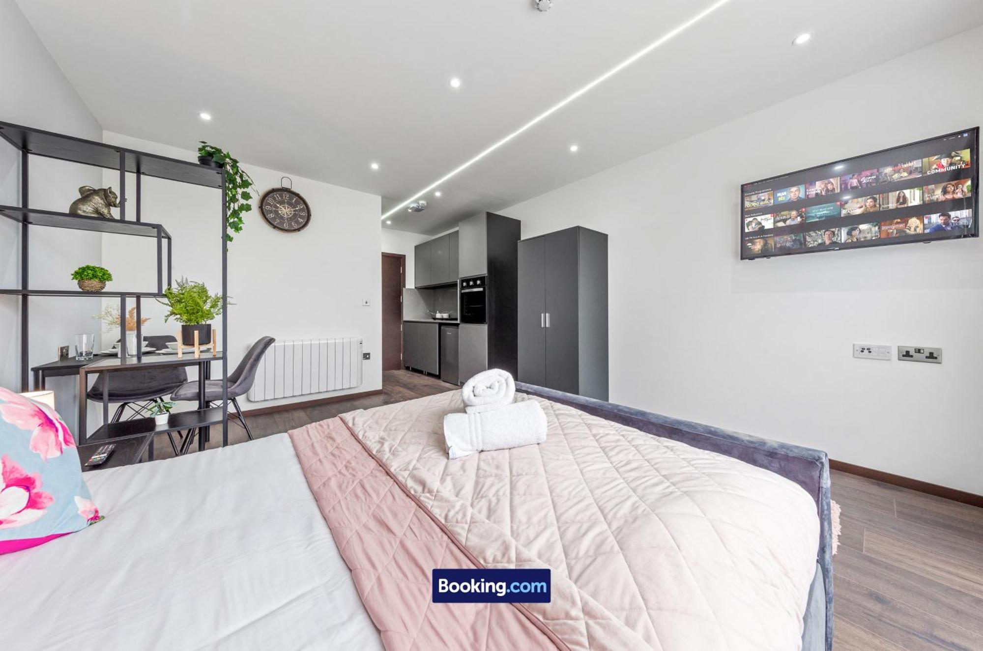 Stylish Studio Apt By Stay Smart Short Lets & Serviced Accommodation Woodstock With Free Wifi Λονδίνο Εξωτερικό φωτογραφία